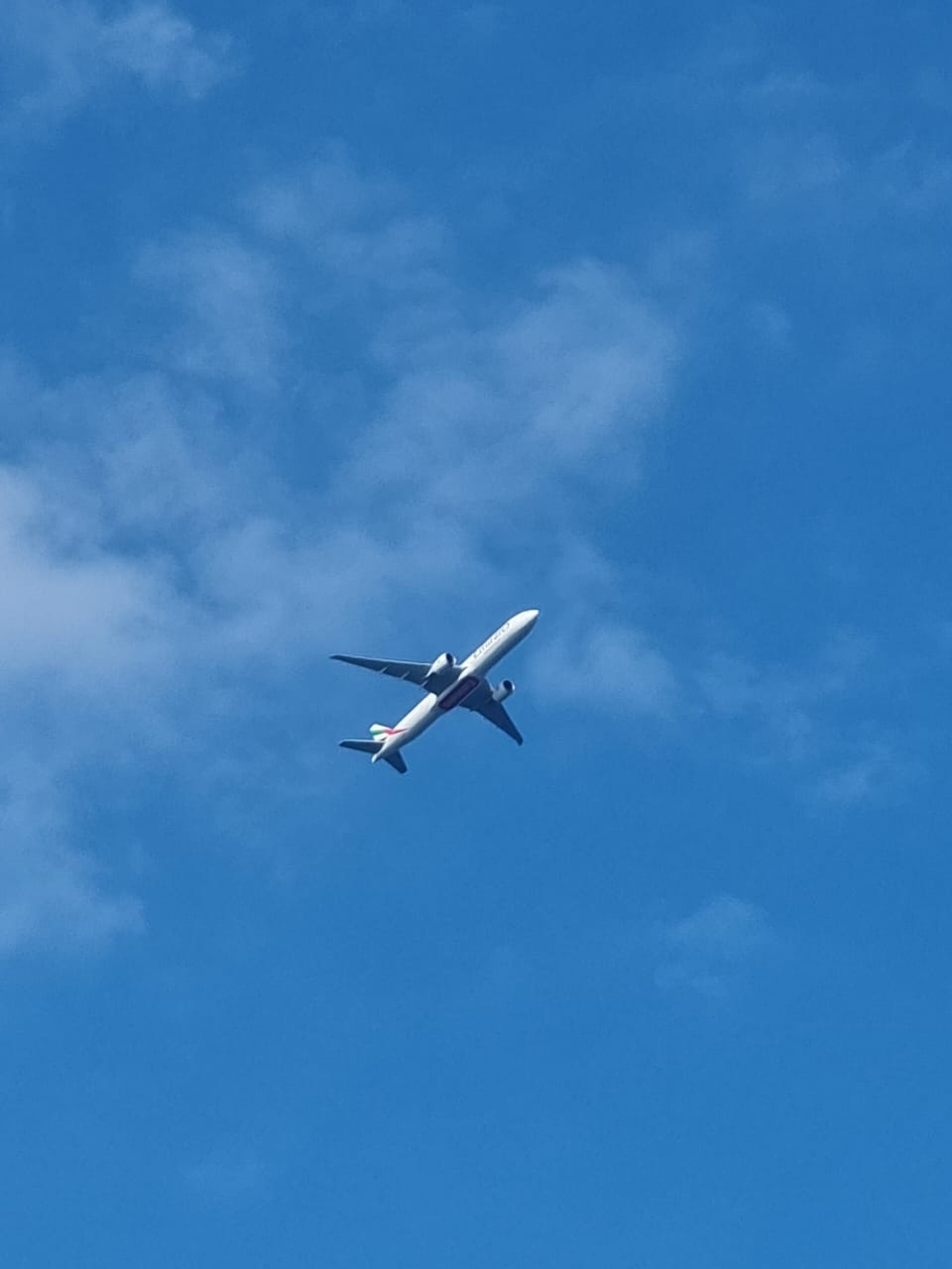 Flugzeug über Zypern – die Anreise nach Larnaca