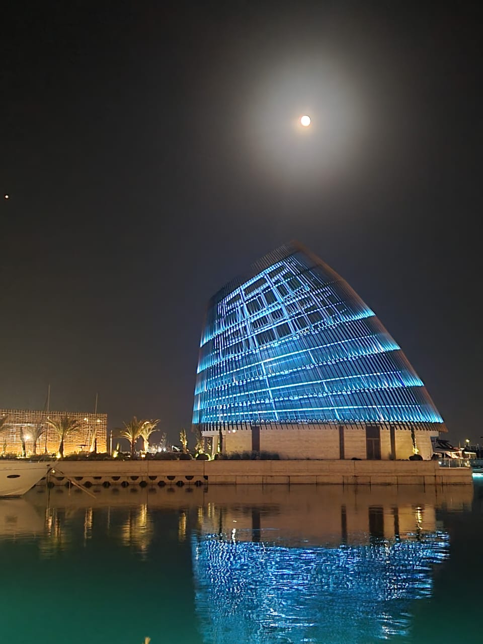 Marina bei Nacht auf Zypern